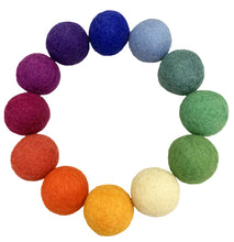 Carrega imatge al visor de galeria, Boles de feltre en els 12 colors Goethe
